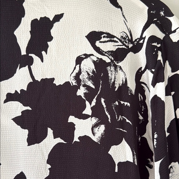 NWT WHBM Floral Black and White Top - Picture 7 of 7